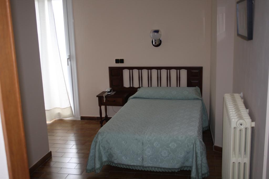 Hotel Mar De Aragon Caspe Cameră foto