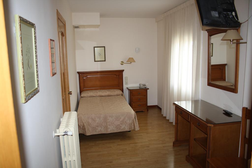 Hotel Mar De Aragon Caspe Cameră foto